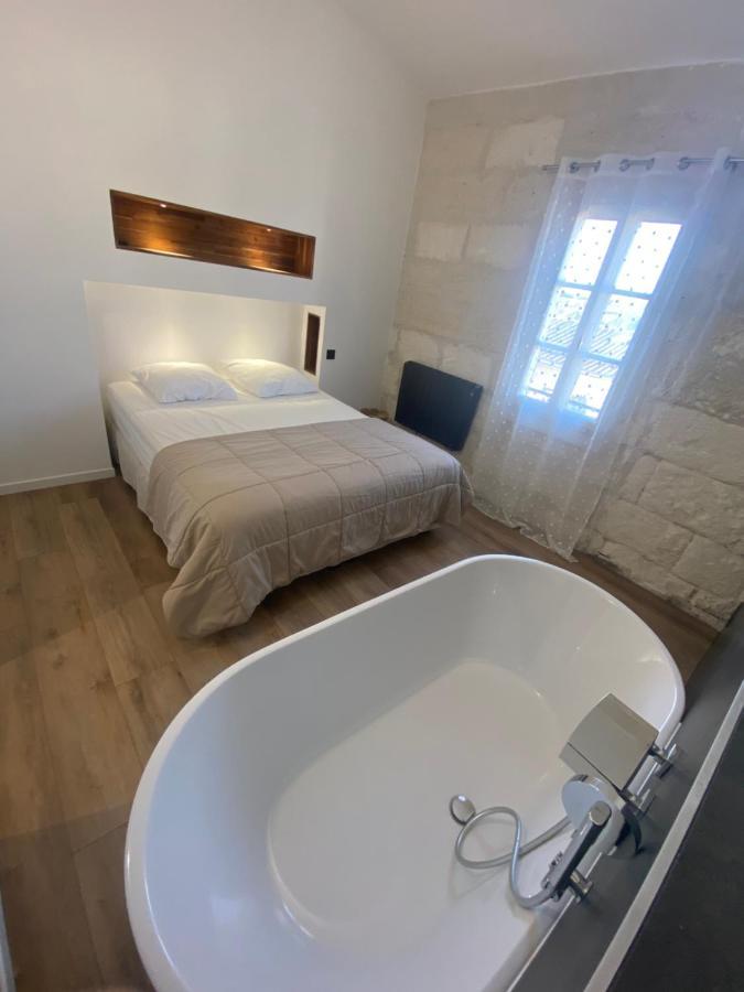 Loft Spacieux Au Coeur Des Remparts D'Aigues-Mortes Ngoại thất bức ảnh